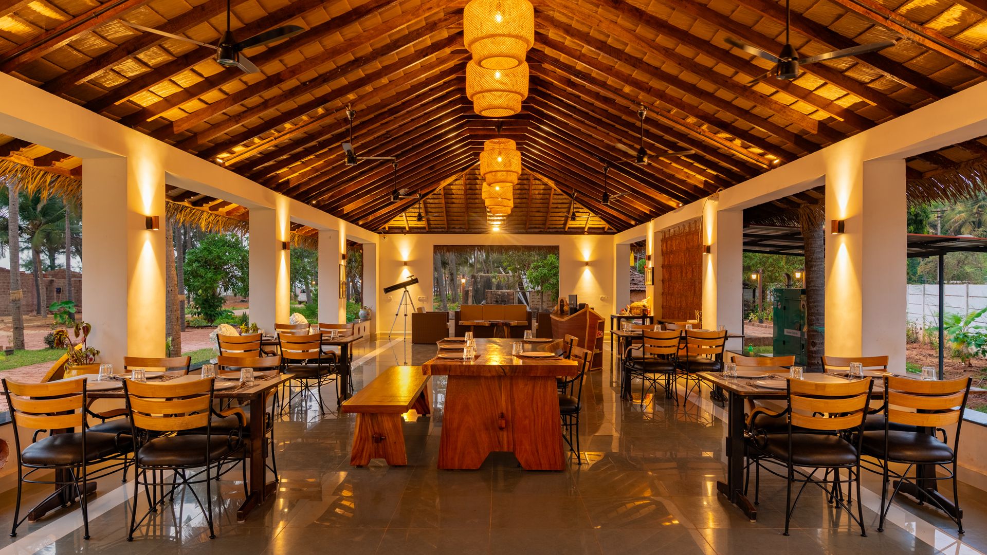 Luxury beachside cottage with ocean view Murdeshwar